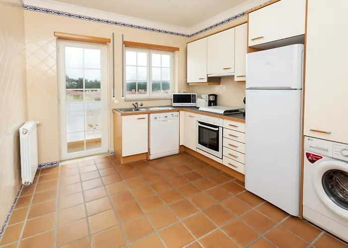 Appartamento T2 Espacoso Del Rey, Obidos Piscina Comum, Caravelas *